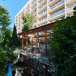 Centrum Zdrowia I Wypoczynku Ikar リゾート 3*