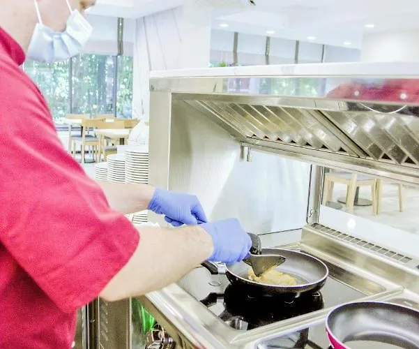 منتجع Centrum Zdrowia I Wypoczynku Ikar 3*